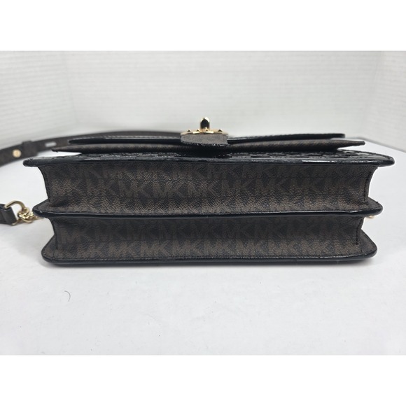 Michael Kors Greenwich medium logo-embossed patent leather shoulder bag in black - Picture 5 of 8